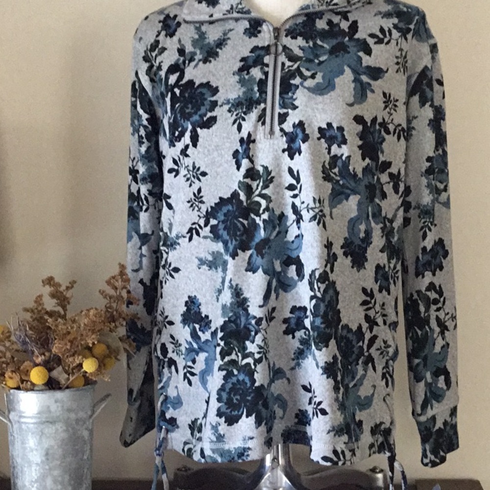 Skye’s the Limit Pullover